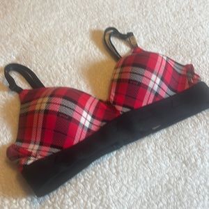 NWT PINK (Victoria’s Secret) Wear Everywhere Wireless Lined Bra (Size 32A)